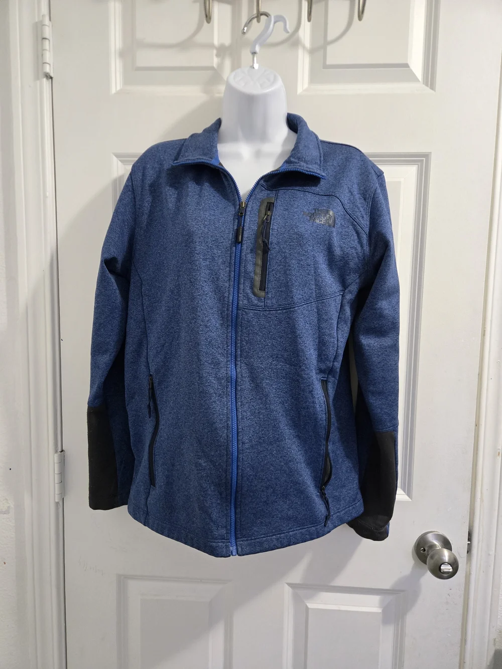 The North Face Men's Blue Full-Zip Softshell Jacket